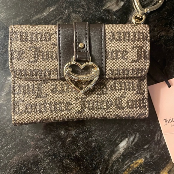 Juicy Couture Status Taupe Brown My Heart Will Go On Trifold Wallet - Picture 2 of 4